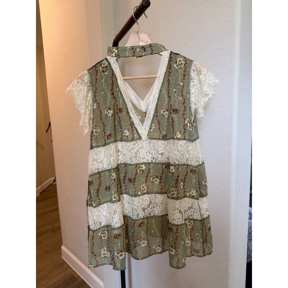 POL Floral Lace Choker Neck Tunic Top Sage Green Boho Cottagecore Small